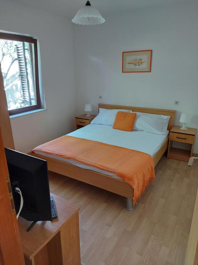 Apartments Keti Pag Town Exterior photo